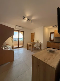 Apartment 3 Thumbnail 6